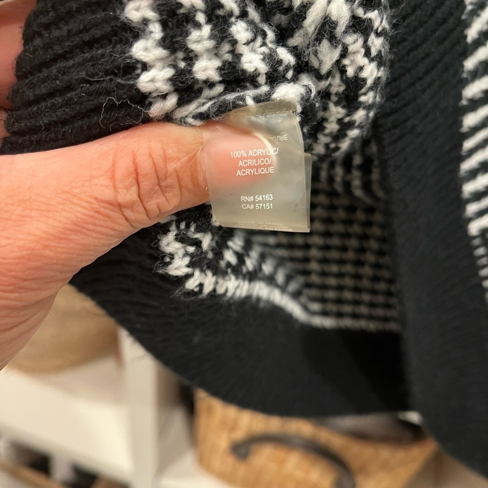 Calvin  Klein‎ Woman’s cape - Picture 5 of 6